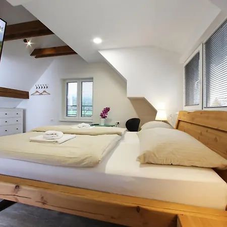 Gostinjska kuća Hisa Pr'pristavc 3*